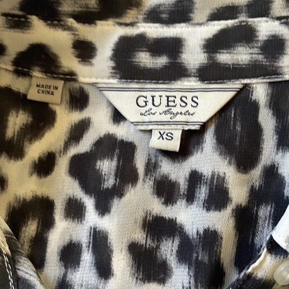 Guess Sleeveless Leopard Blouse - Picture 4 of 6